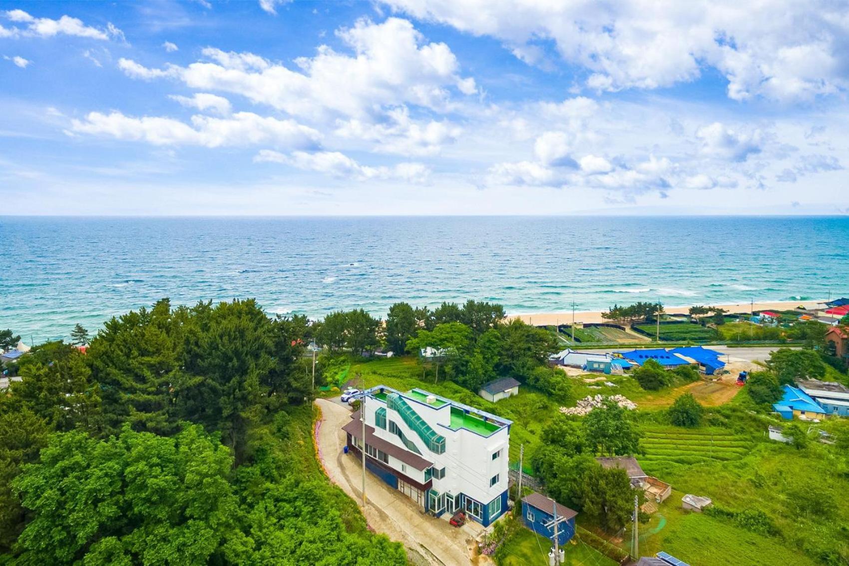 Gangneung Undukmaru Pension Bagian luar foto